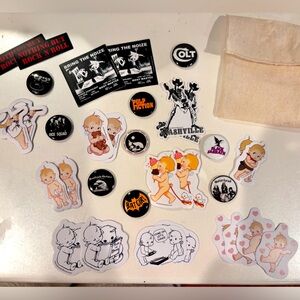 brandy melville band/baby pins + stickers + cloth bag